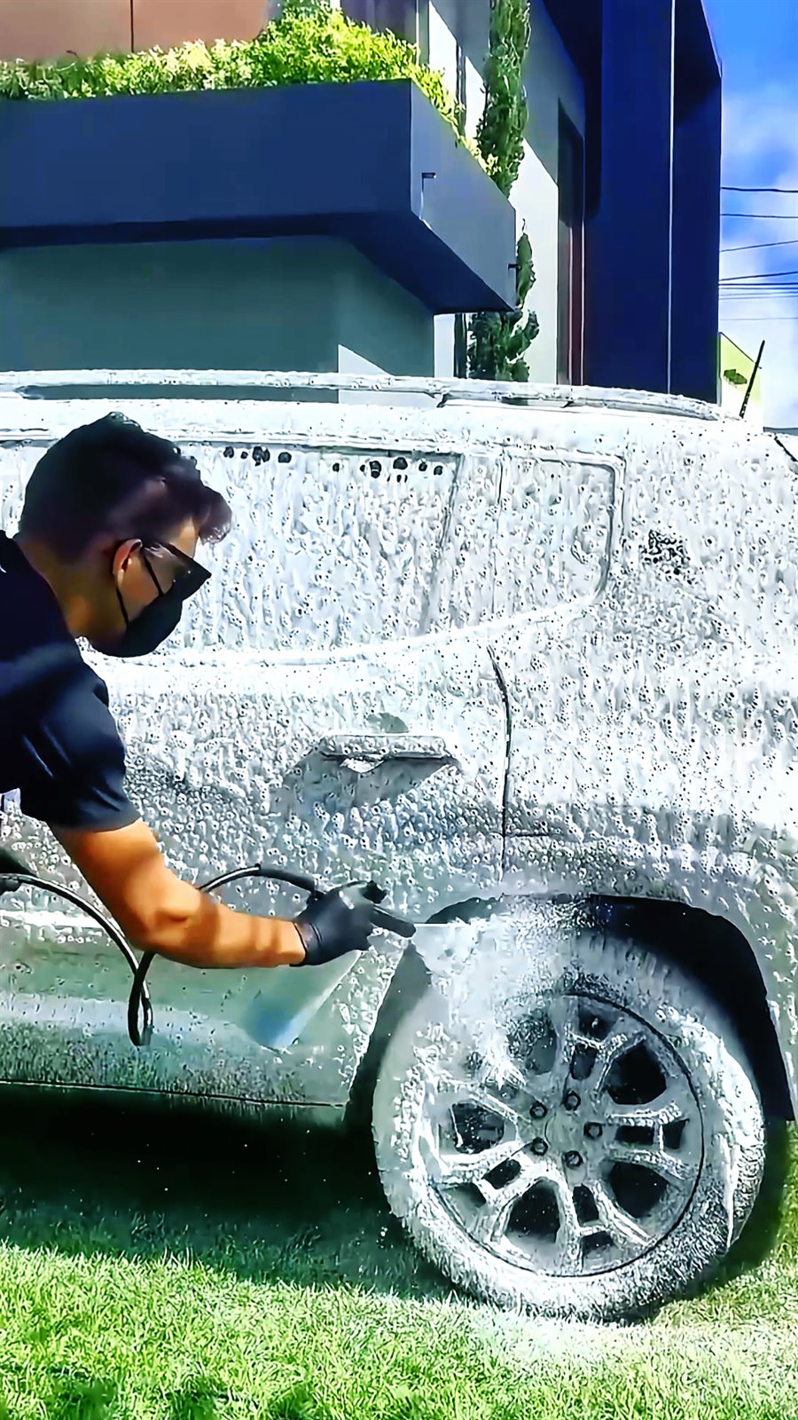 Lavagem detalhada com espuma